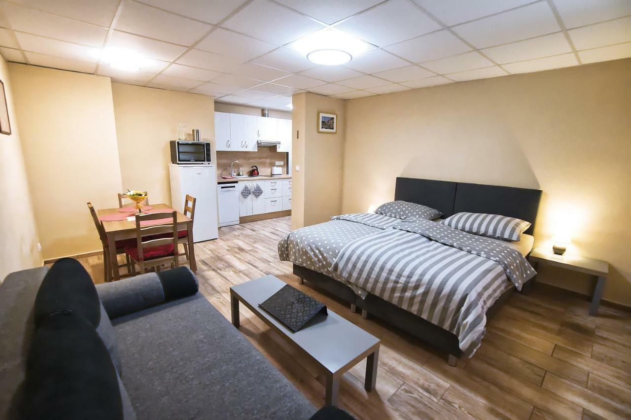 Nice Accommodation In Mikulov Exterior photo